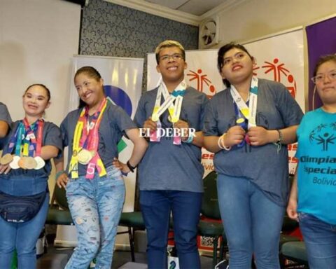 Great reception to the Bolivian team that attended the Special Olympics (video)