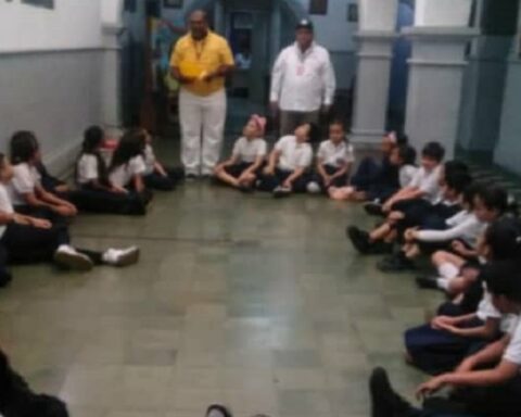 Inicia Ruta Industrial Escolar en la Unidad Educativa Rita Freire en Caracas