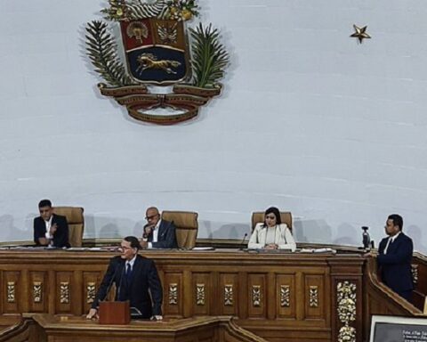 Asamblea Nacional celebra acuerdo por Día de Rusia