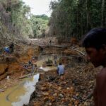 Maduro calls to combat consumerism and the "excessive exploitation" of natural resources