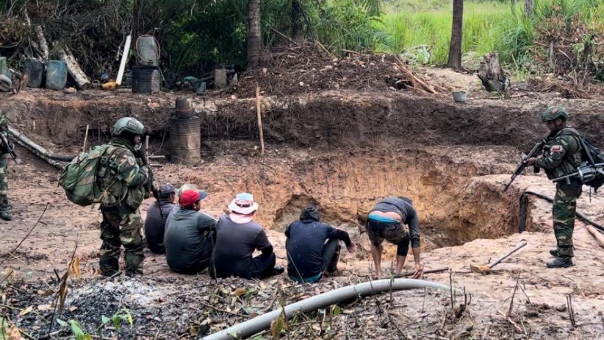 Illegal mining camp dismantled in Amazonas