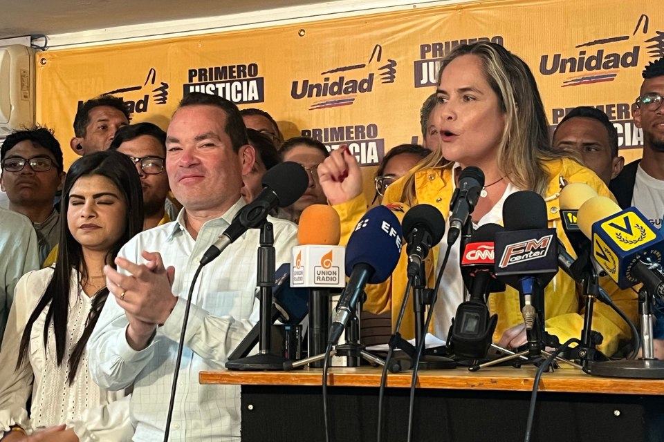 María Beatriz Martínez to Rausseo: Those who want unity "do not threaten" with going to primaries