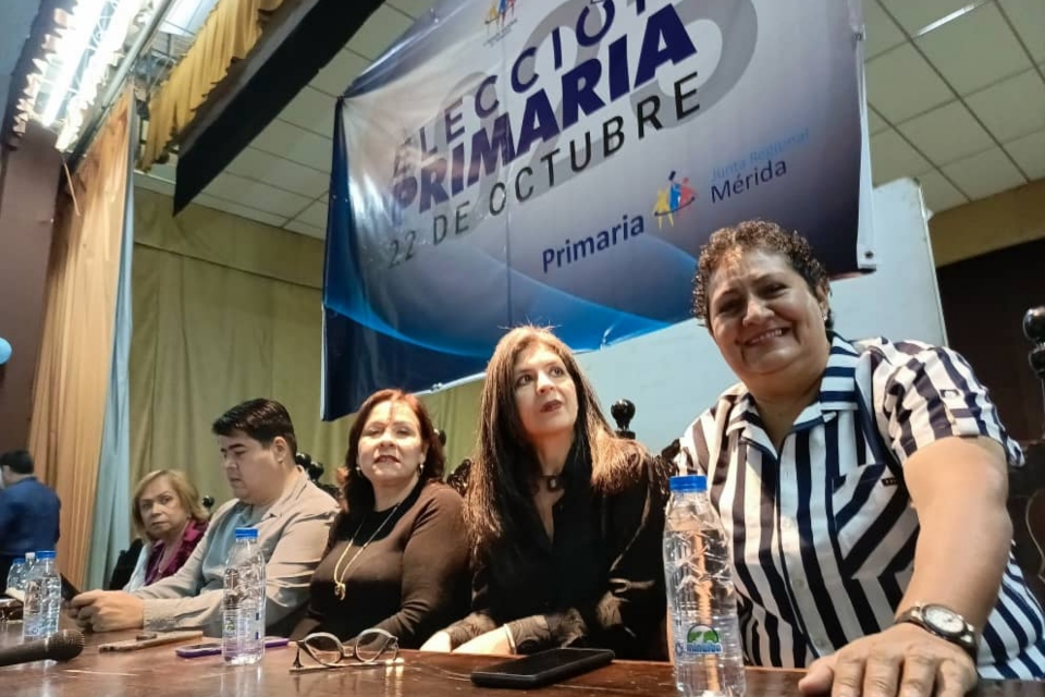 María Carolina Uzcátegui affirmed that primaries are maintained for #22Oct