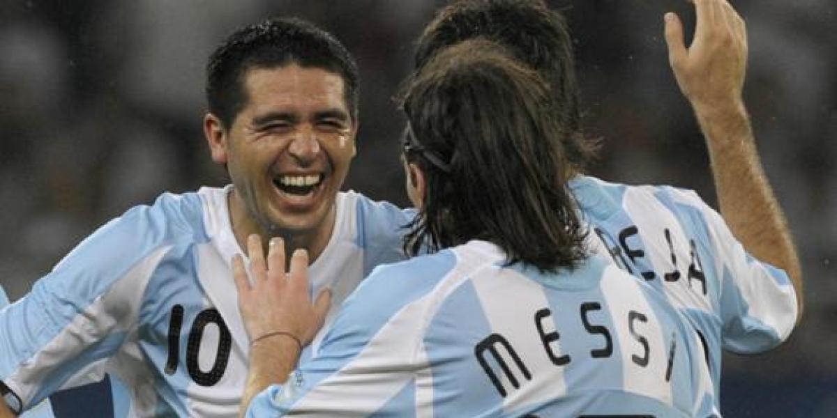 Messi and Riquelme will play together again!