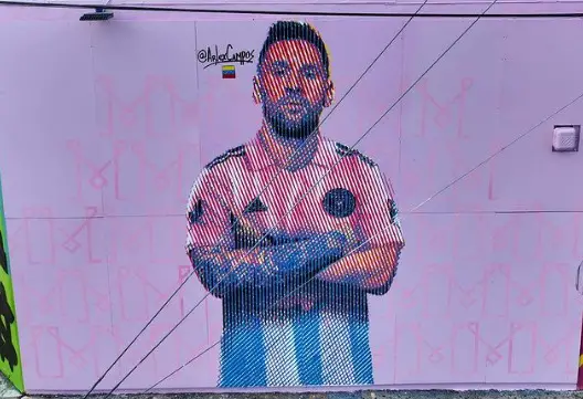 Messi, con camiseta del Inter, tiene un mural en Miami