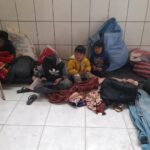 More than 100 families find refuge in a coliseum due to flooding in Cuatro Cañadas