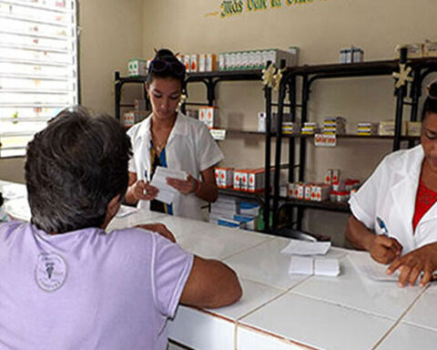 Natural medicine and distribution "equitable" to alleviate the shortage of drugs in Cuba