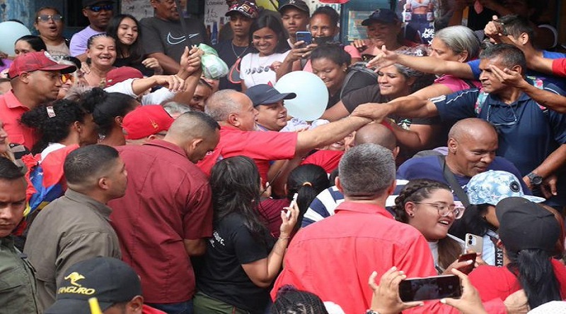 Pueblo de Catia movilizado contra sanciones y en respaldo al presidente Maduro