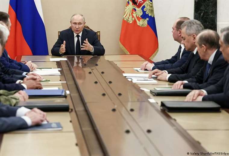 Putin offers Wagner Group to join the Russian army or go to Belarus