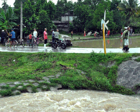 Rains leave floods and swollen rivers in Cuba