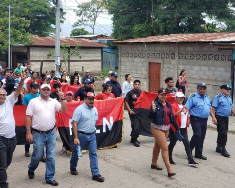 Sandinistas from Santa María de Pantasma claim for "mismanagement" and duplicate charges at the Mayor's Office