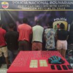 Seven drug dealers caught in a car