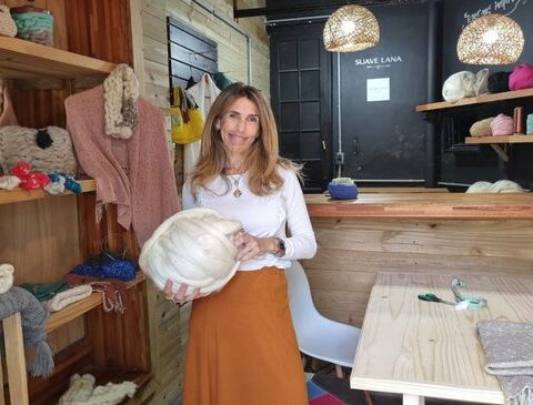 She launched her wool enterprise through the networks, taught to weave and now dreams of exporting