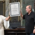 Silvio Rodríguez recibe el título de doctor 'honoris causa' en Ciencias Sociales y Humanidades por la Universidad de La Habana