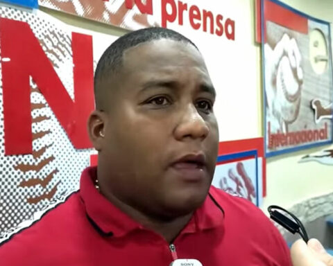 The captain of Cuba in the World Baseball Classic signs a contract with a Japanese team