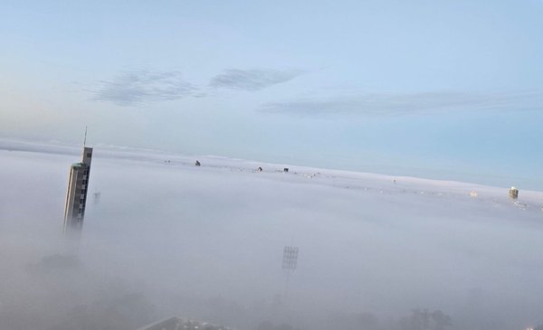 The impressive photo of the fog from the Hospital de Clínicas