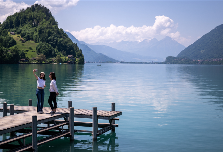 Tourism caused by Netflix threatens the pier of a Swiss town