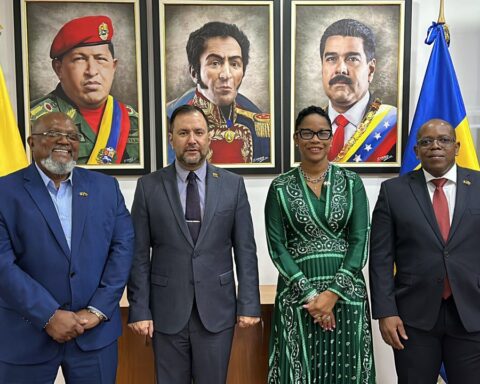 Venezuela and Barbados review bilateral projects