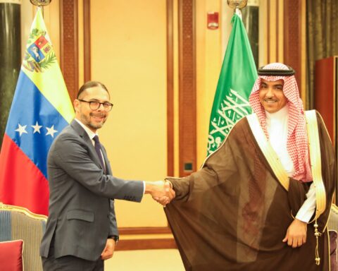 Venezuela and Saudi Arabia finalize communication agreements