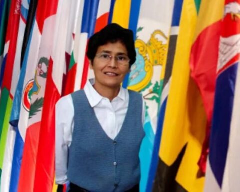 Venezuelan physicist Anamaría Font will receive an award from the L'Oreal-Unesco Foundation