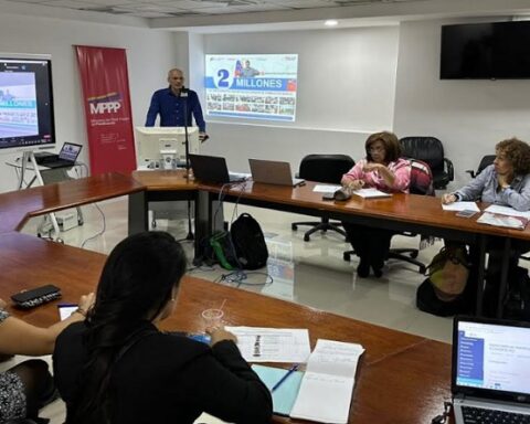 Venezolanos se forman en Planificación Popular para ejercer la democracia directa