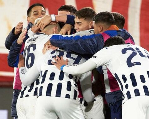 0-1: Talleres delays River's alirón