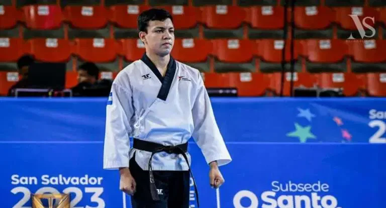 Athlete Elian Ortega wins gold medal for Nicaragua at the Central American and Caribbean Games
