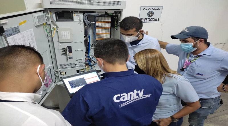 Cantv inspecciona avances de la colocación de fibra óptica en Carapita