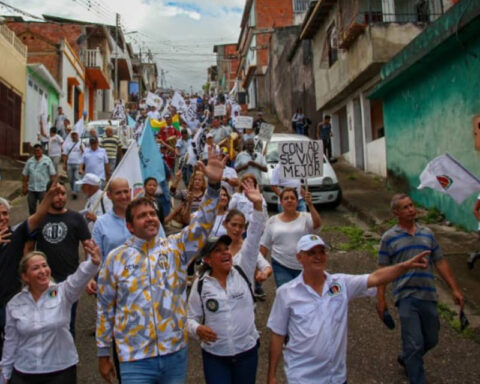 Carlos Prosperi on a tour of Táchira proposed to repeal the Land Law