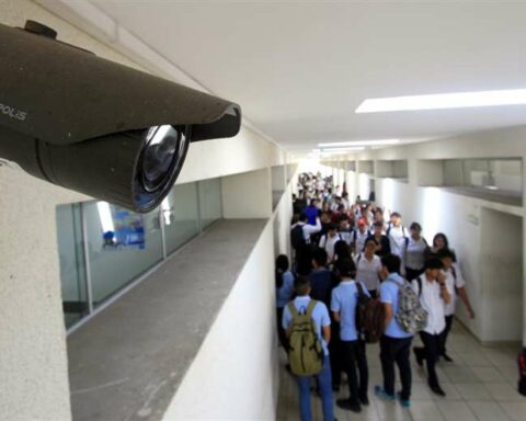 Cruceña mayor's office will tender the purchase of 2,500 security cameras for schools