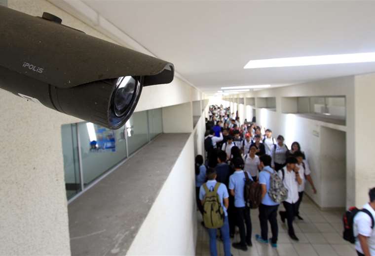 Cruceña mayor's office will tender the purchase of 2,500 security cameras for schools