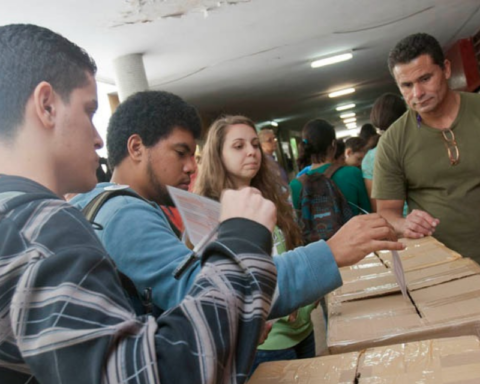 Delays, interim charges and a sentence are the balance of universities without elections