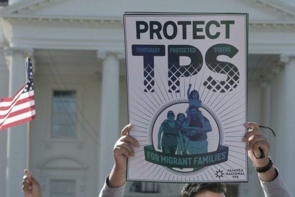 Democratic senators ask Biden to extend TPS for migrants from Nicaragua and Venezuela