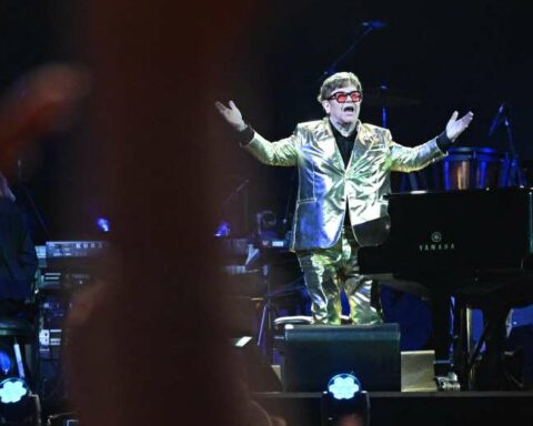 Fans around the world bid farewell to Elton John at his last concert