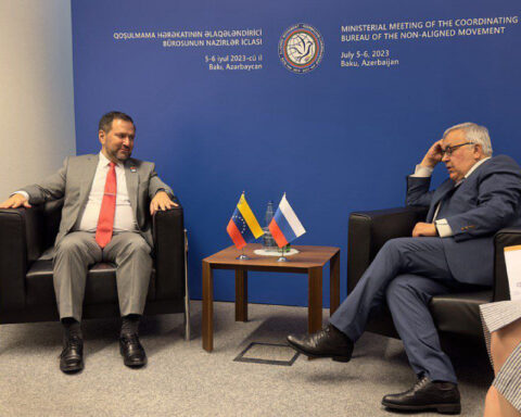Foreign Minister Gil takes advantage of the NAM meeting to strengthen relations with Maduro's allies