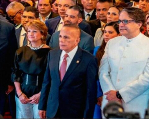 Governor of Zulia asks to lift sanctions that "ruin the industry"