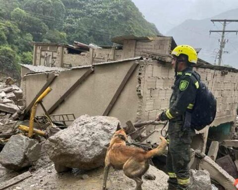 Images of the effects of the avalanche in Colombia that left at least 14 dead and several missing