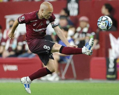 Iniesta plays his last game with Vissel Kobe