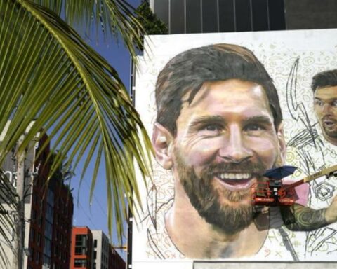 Madness for Messi in Miami!  Shakira can you welcome