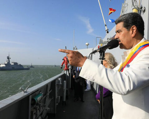 Maduro commemorates the Battle of Lake Maracaibo with a recorded act and ignoring the "verdin"