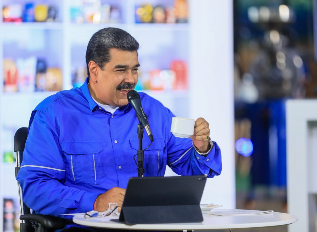 Maduro finishes off Capriles: neither you nor the oligarchy will make Venezuela go back