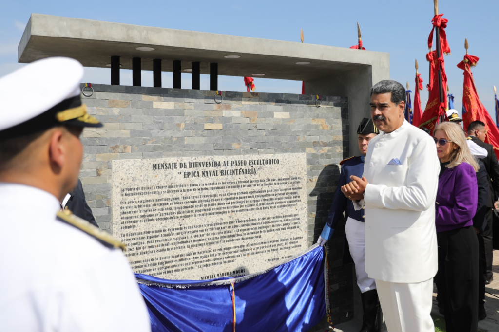 Maduro inaugurated the Epic Bicentennial Naval Battle of Lake Monument