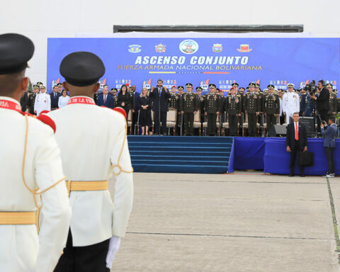 Maduro renews the FAN without touching Padrino, who will be in command of the Defense for nine years