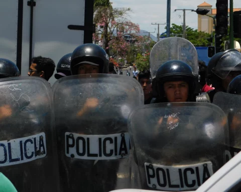 Members of the Nicaraguan Police, "trapped" by the same regime they serve