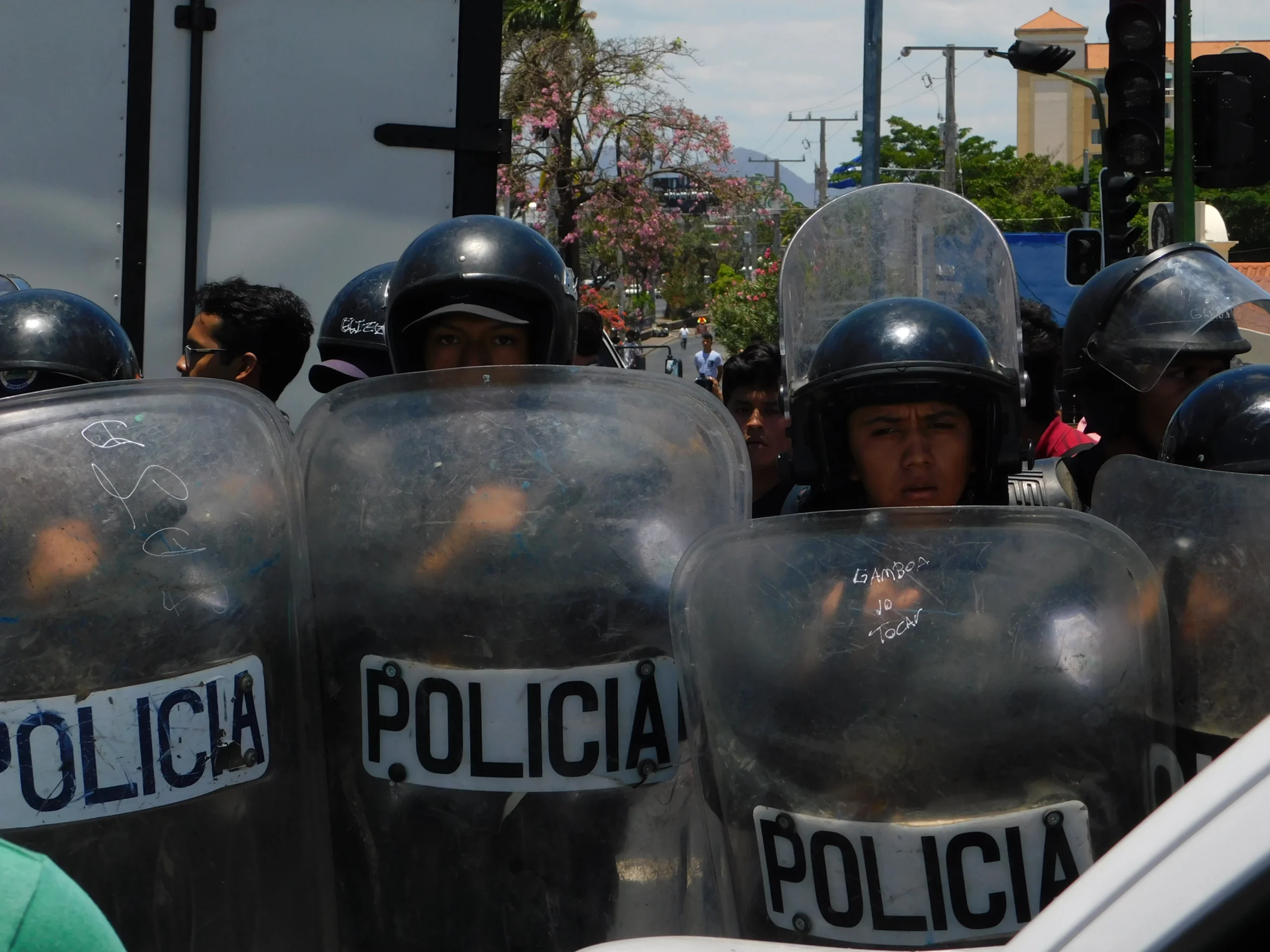 Members of the Nicaraguan Police, "trapped" by the same regime they serve