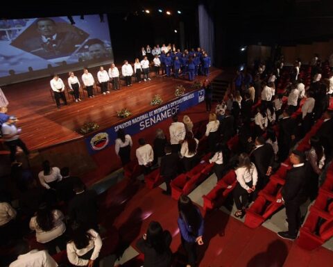 Certifican a funcionarios en materia forense