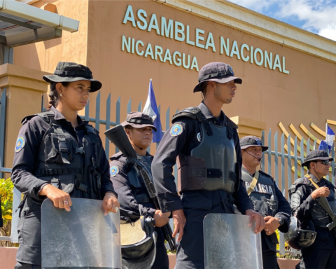 Police officers may be imprisoned in Nicaragua for deserting the institution