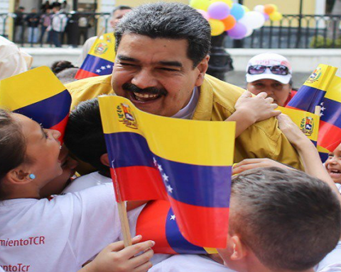President Maduro: Happy Day to all the Boys and Girls of Venezuela!