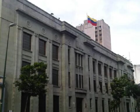 Comisión Presidencial afina detalles para conmemoración de la Batalla Naval del Lago