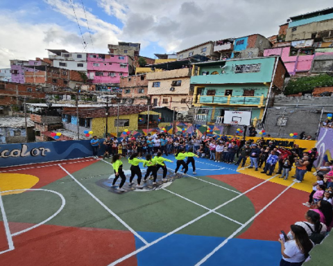 Rehabilitan espacios deportivos en la parroquia El Valle